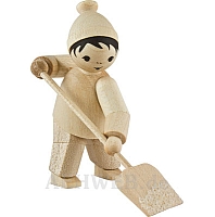 Boy with snow sliding-sleeve natural wood